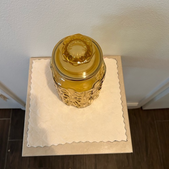 Vintage Atterbury Scoll 9” Canister jar with top circa 1960 - Picture 5 of 6